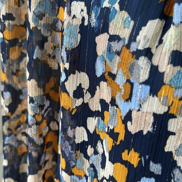 Zac & Rachel Floral Print Blouse - Picture 4 of 11